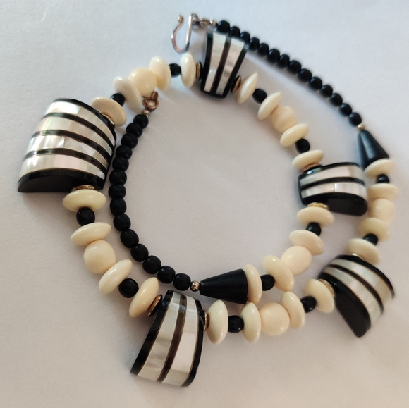Vintage Artisan Geometric necklace Bone, wood, abalone - Picture 3 of 14